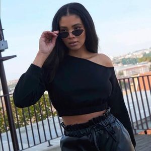 Asymmetrical Black Neck Crop Sweatshirt